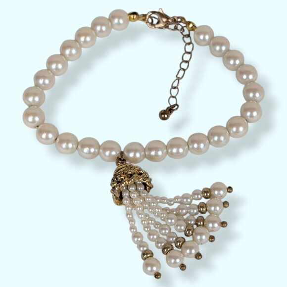 (2/$20) White Faux Pearl Tassel Bracelet - Picture 4 of 5